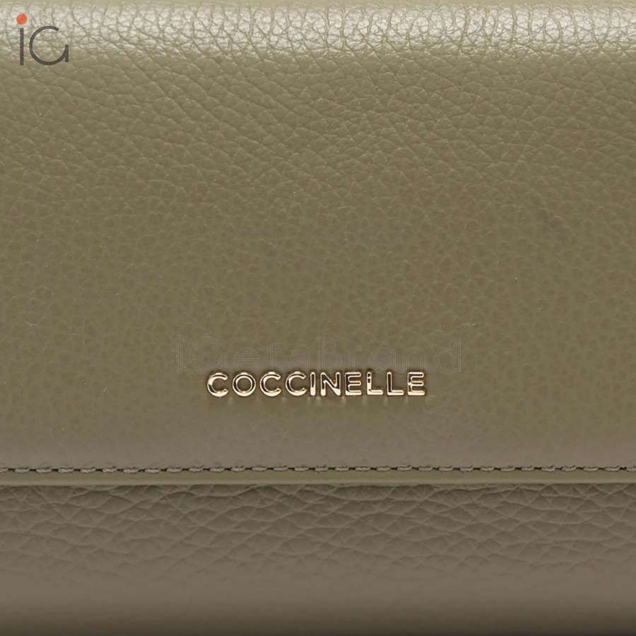 Coccinelle Metallic Soft Medium Laurel Green E2MW5116601G35