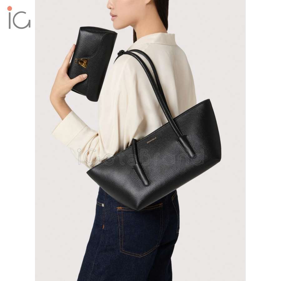 Coccinelle Double Beat Medium Sandshell E1T8A110301_N64