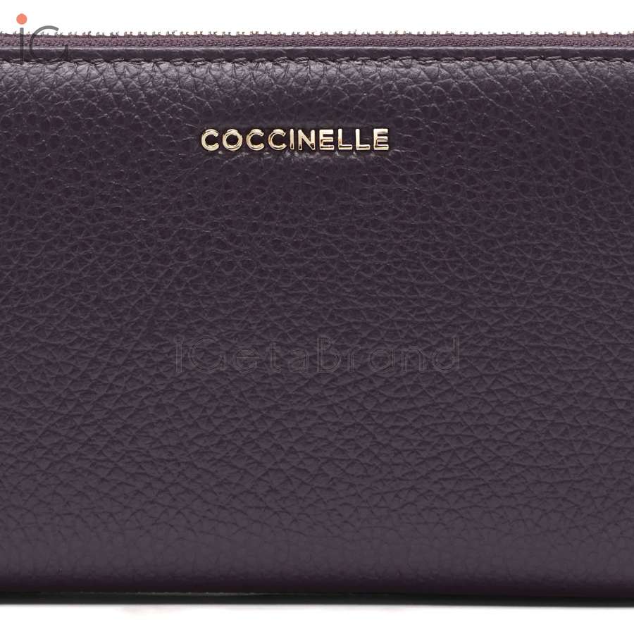 Coccinelle Metallic Large Prune E2MW5113201V87