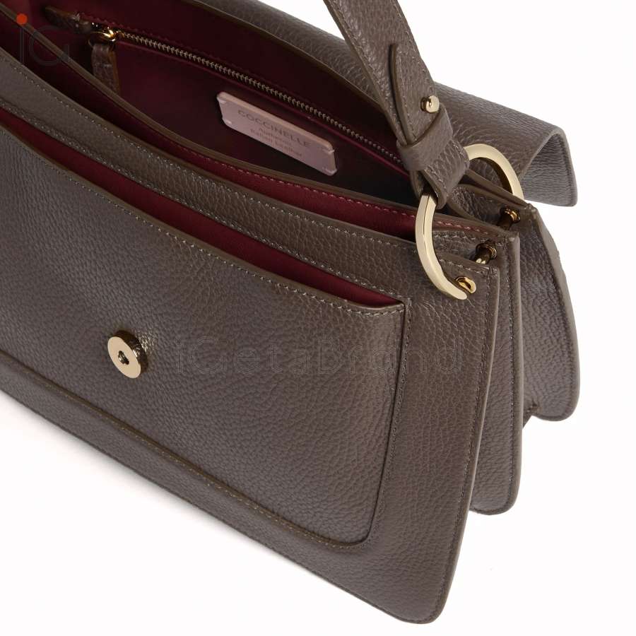 Coccinelle C-Me Medium Brunette E1SSL180101W20